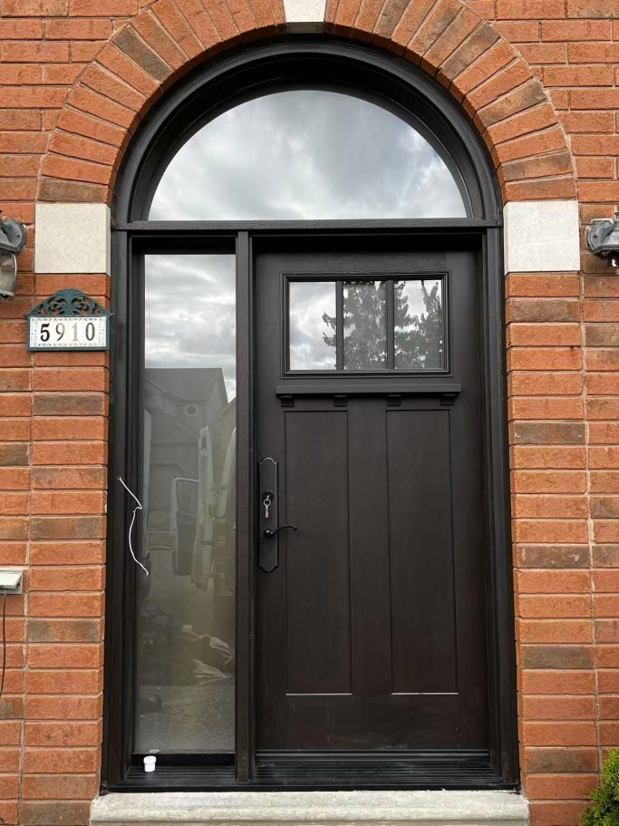 51 Fiberglass single door with a sidelite and a circular transom